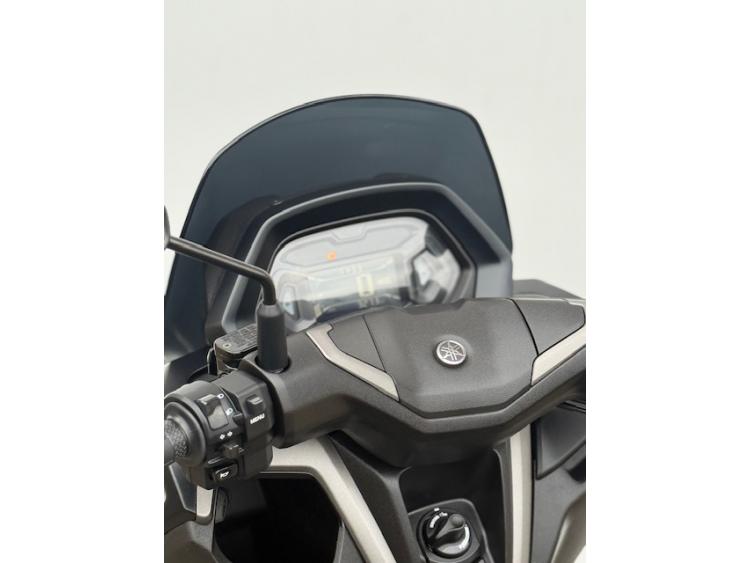 YAMAHA NMAX 125