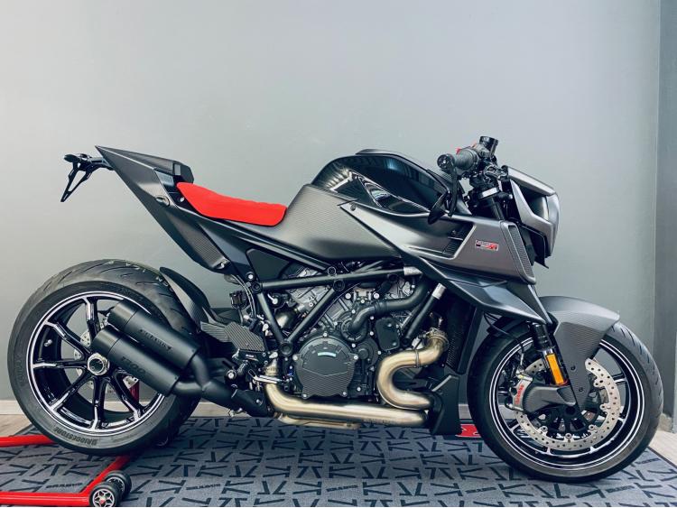 KTM BRABUS 1300 R (315€/mois)
