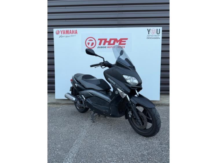 YAMAHA XMAX 125 MOMO DESIGN