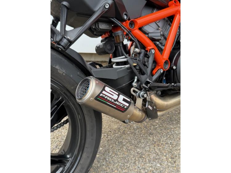 KTM 1390 SUPER DUKE R