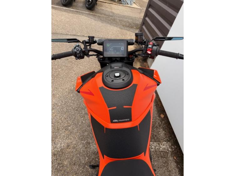 KTM 1390 SUPER DUKE R