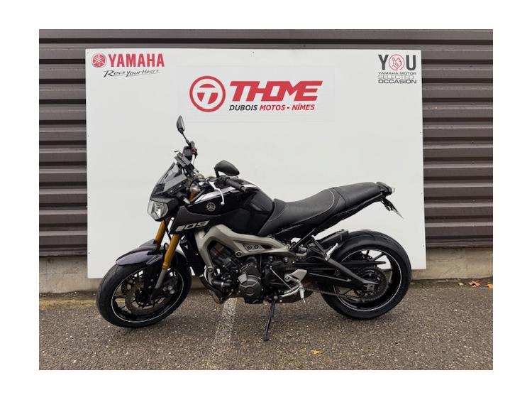 YAMAHA MT-09