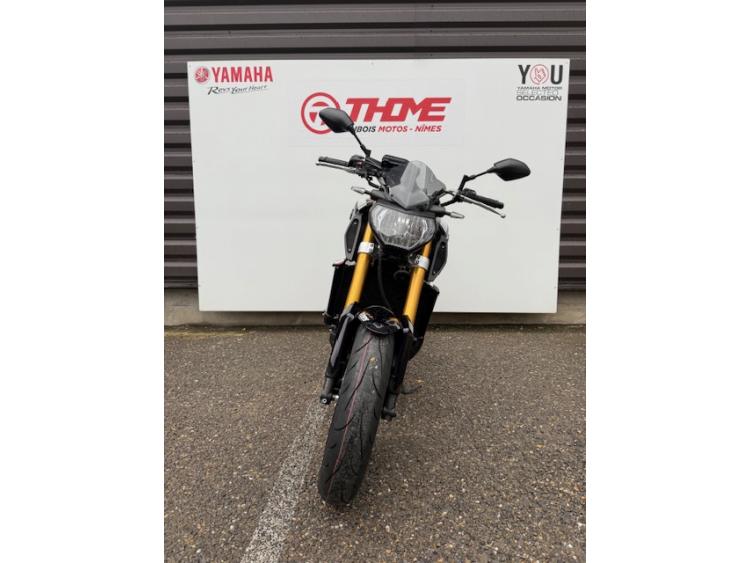 YAMAHA MT-09