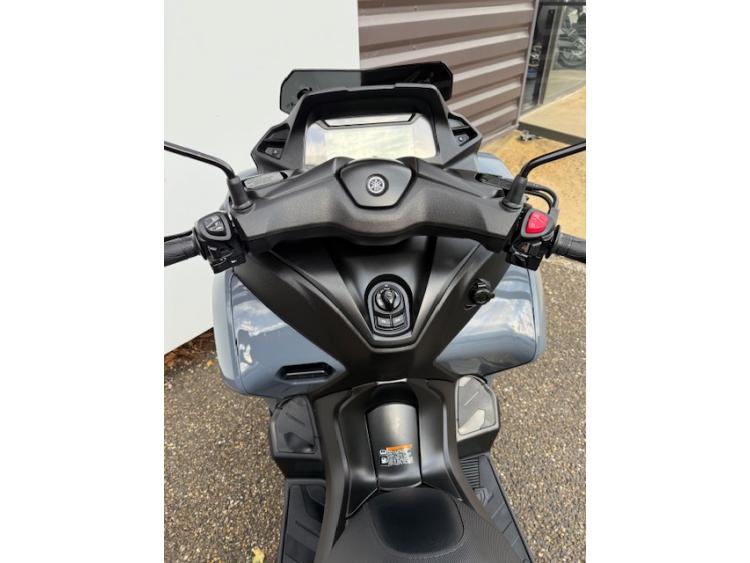 YAMAHA TRICITY 300